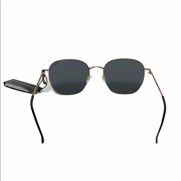 Quay Australia Jezabell GLD/SMK Oversized Sunnies - Picture 4 of 7